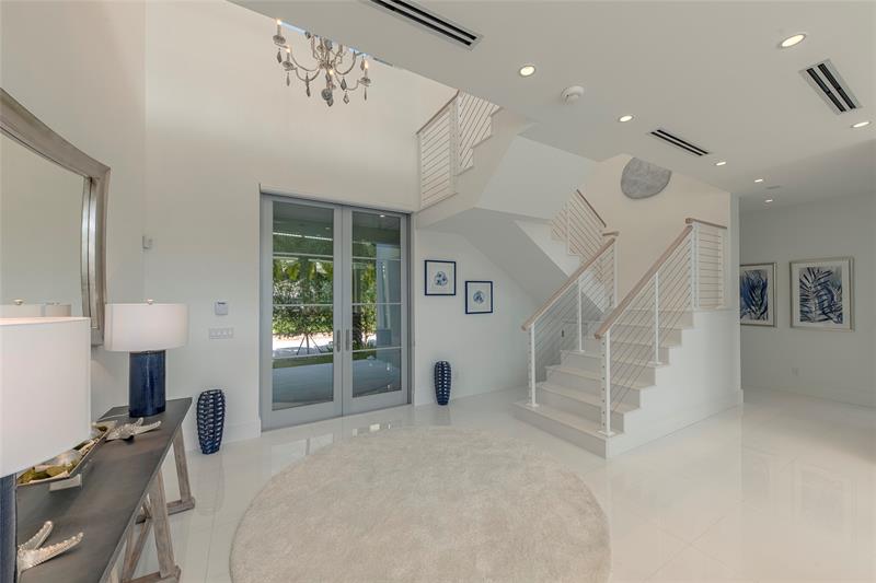 Image 37 of 81 For 701 Flamingo Dr