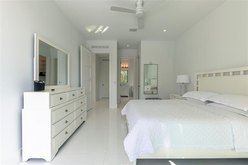 Image 41 of 81 For 701 Flamingo Dr