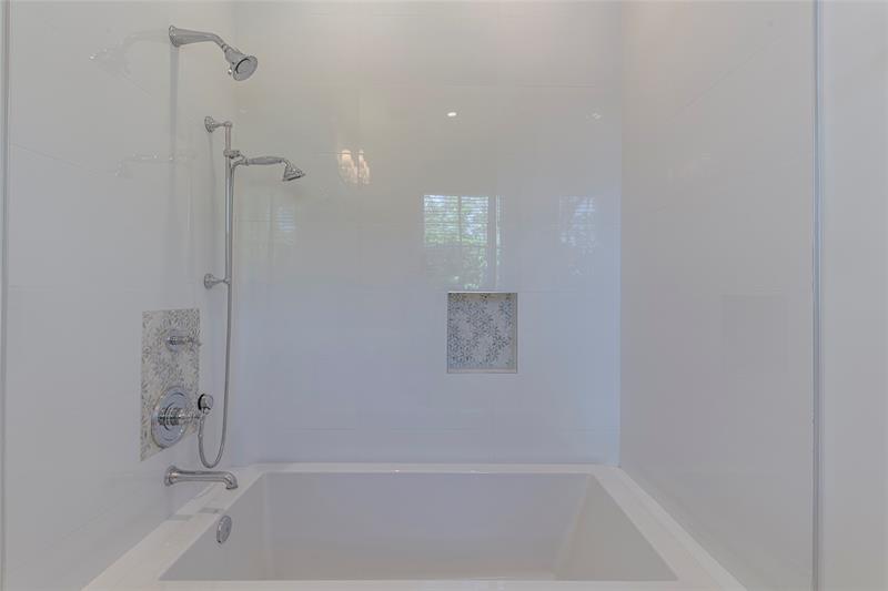 Image 46 of 81 For 701 Flamingo Dr