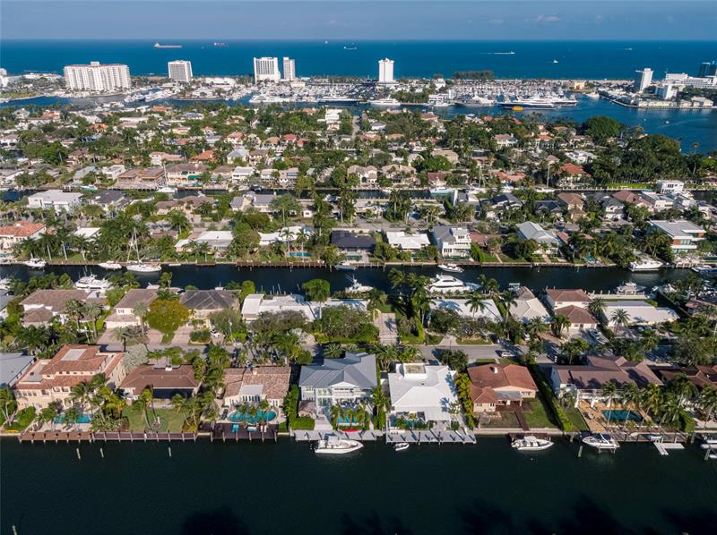 Image 9 of 81 For 701 Flamingo Dr