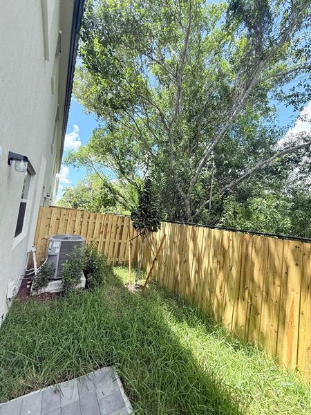 Image 20 of 24 For 154 10th Ct  