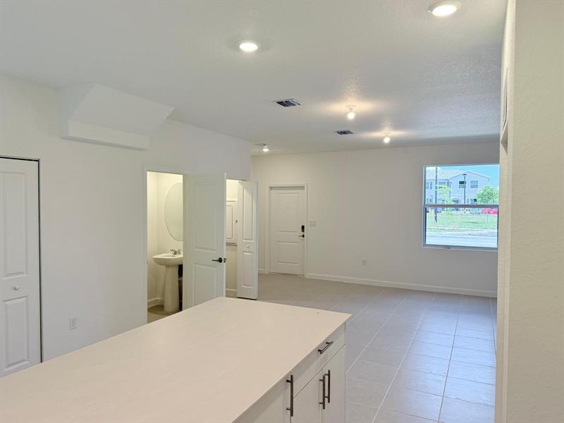Image 4 of 24 For 154 10th Ct  