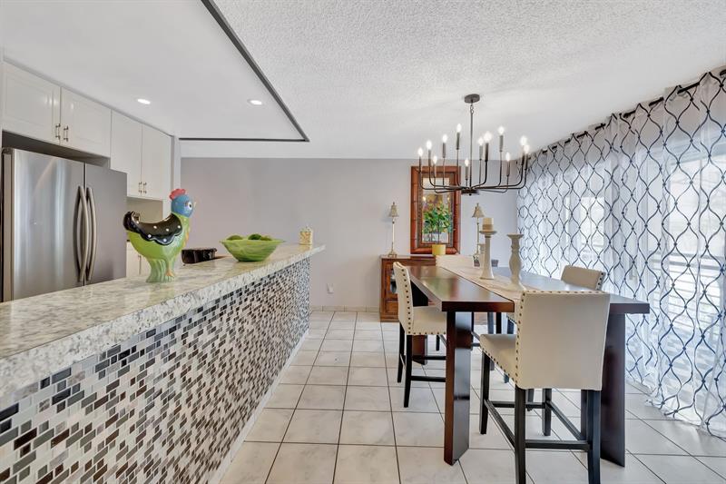 Image 10 of 31 For 5336 6th Ave  H7