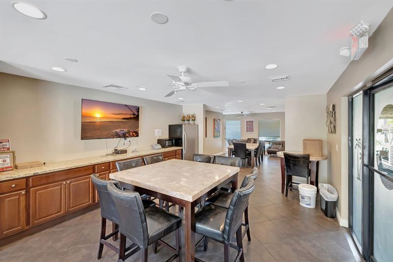 Image 28 of 31 For 5336 6th Ave  H7