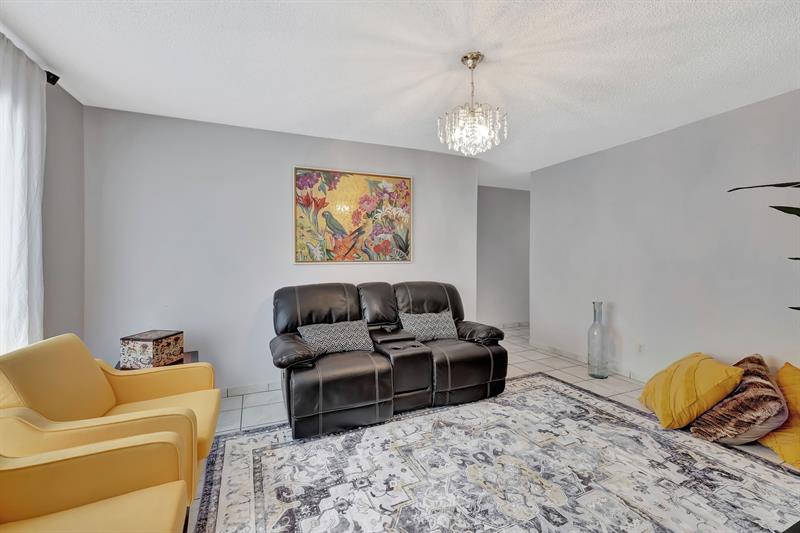 Image 5 of 31 For 5336 6th Ave  H7