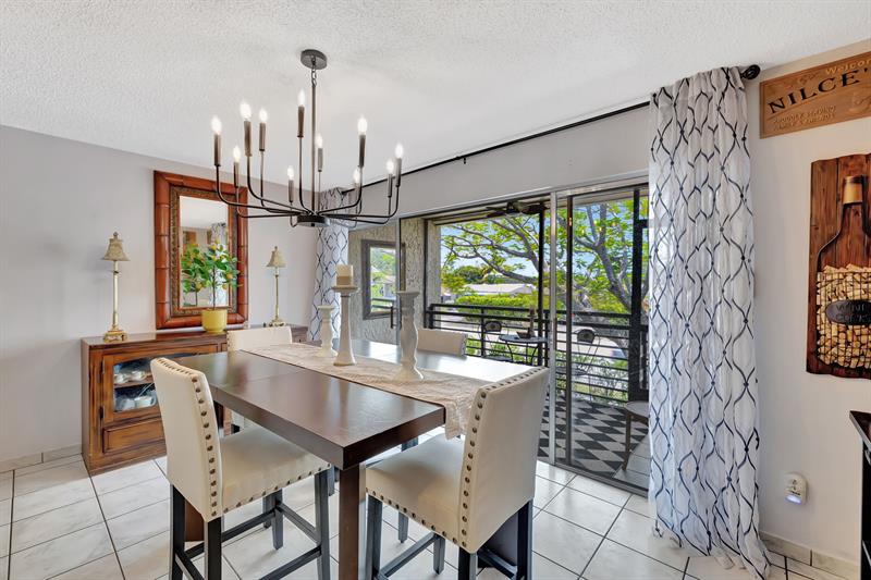 Image 6 of 31 For 5336 6th Ave  H7