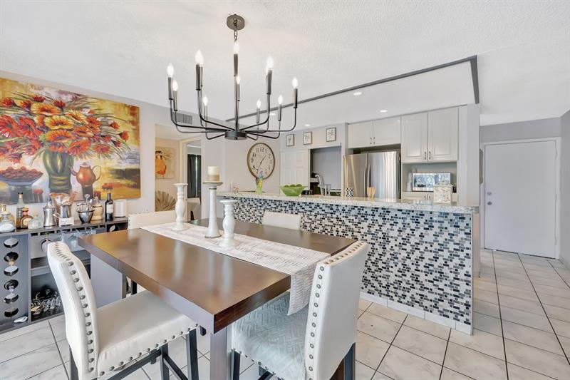 Image 9 of 31 For 5336 6th Ave  H7