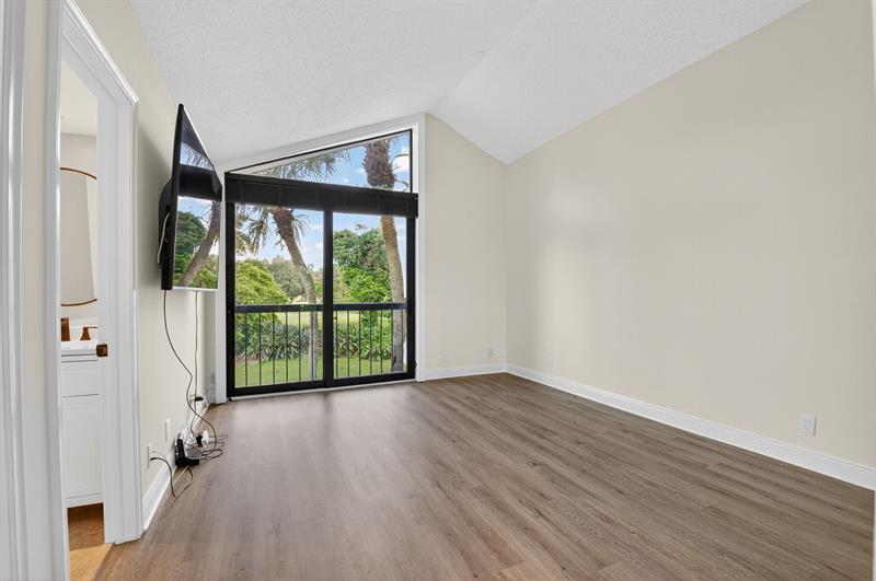 Image 19 of 43 For 3802 Bridgewood Dr  3802