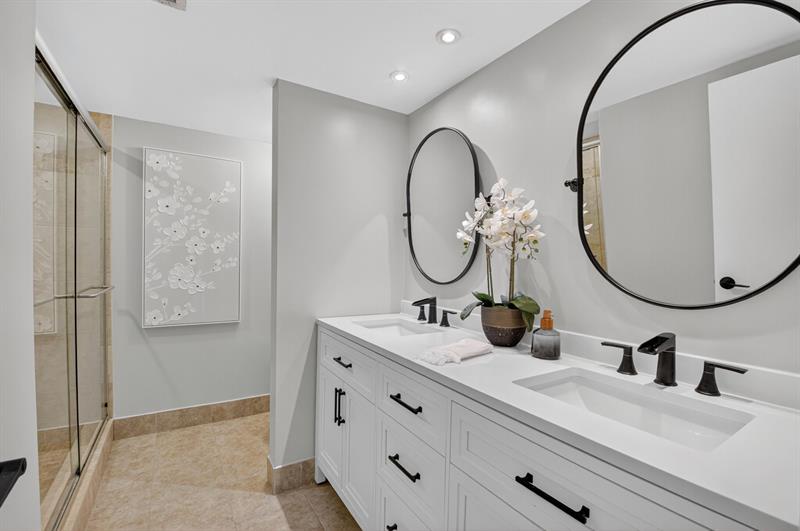 Image 21 of 43 For 3802 Bridgewood Dr  3802