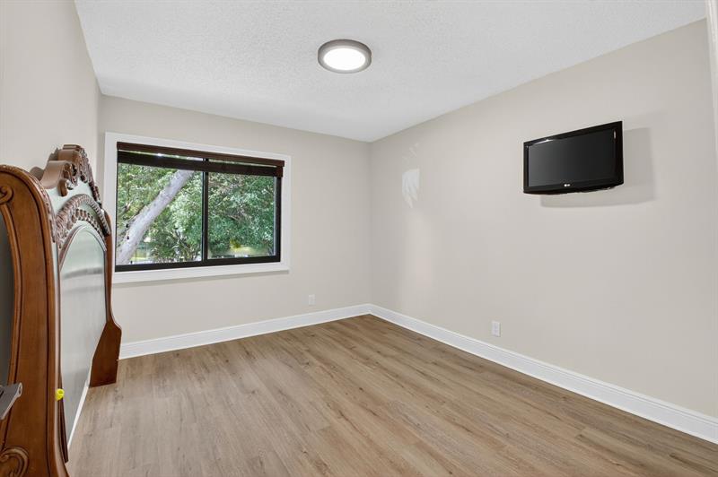 Image 23 of 43 For 3802 Bridgewood Dr  3802