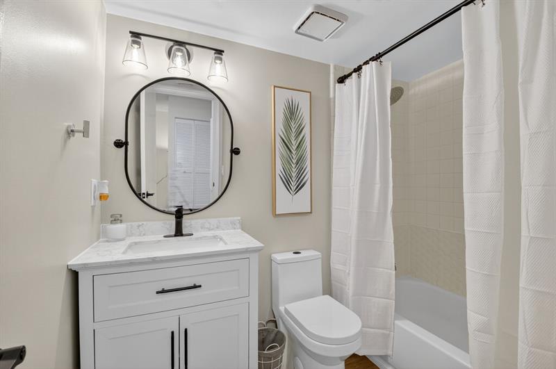 Image 25 of 43 For 3802 Bridgewood Dr  3802