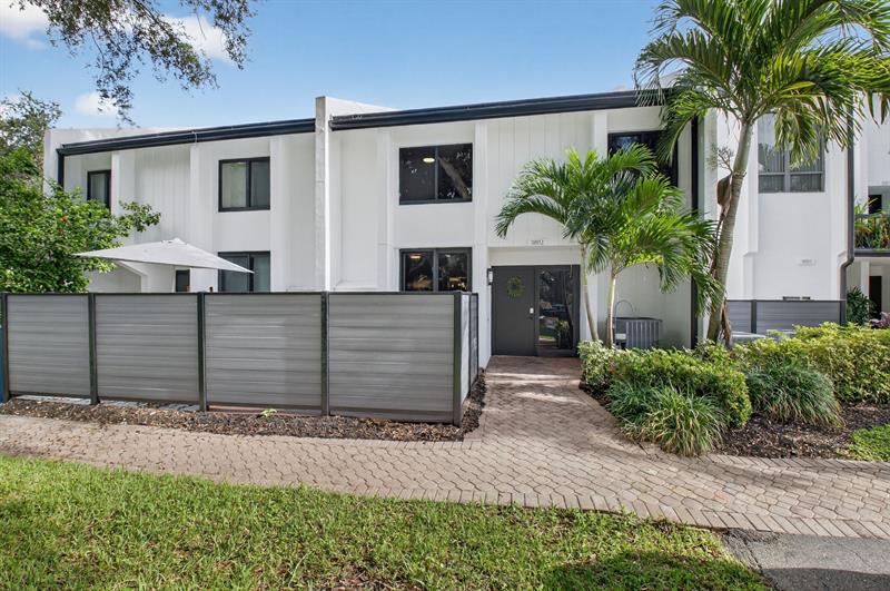 Image 26 of 43 For 3802 Bridgewood Dr  3802