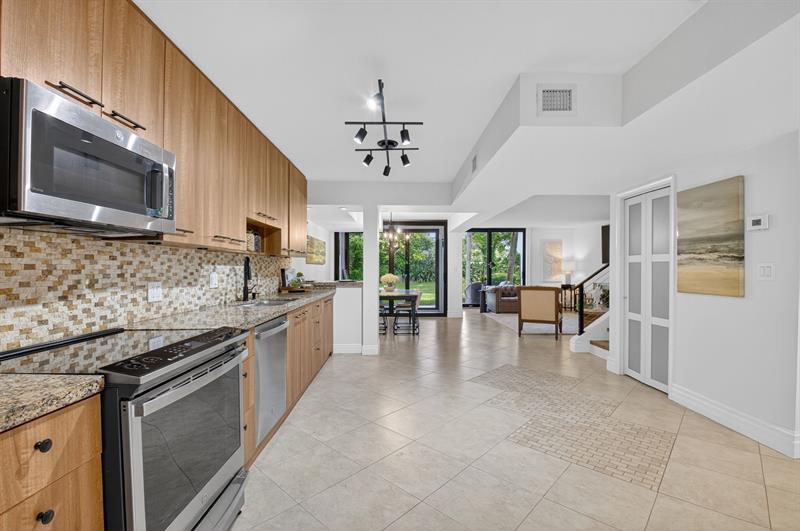 Image 28 of 43 For 3802 Bridgewood Dr  3802