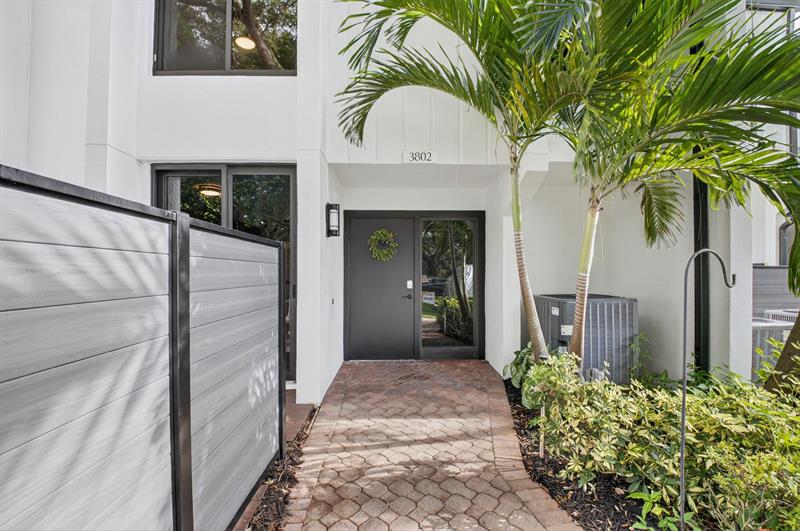 Image 3 of 43 For 3802 Bridgewood Dr  3802