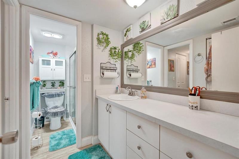 Image 32 of 59 For 9480 Poinciana Pl  201