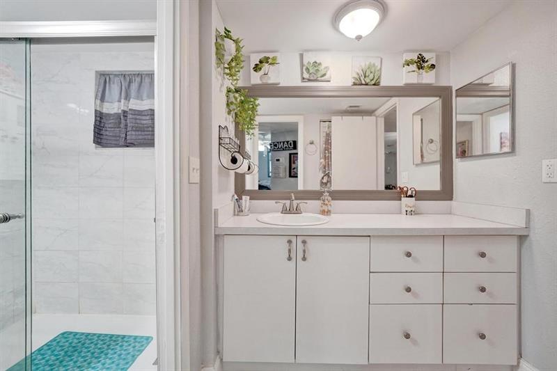 Image 33 of 59 For 9480 Poinciana Pl  201