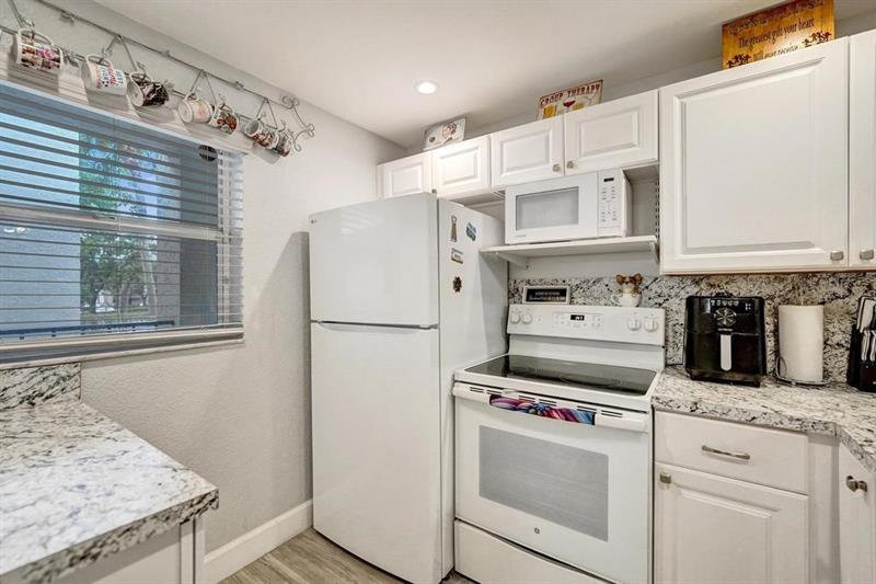 Image 8 of 59 For 9480 Poinciana Pl  201