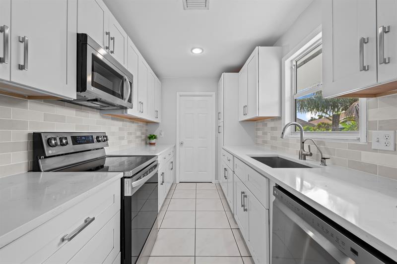 Image 6 of 16 For 3642 Pandora Ave