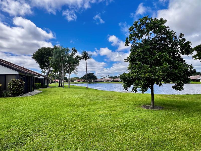 Image 20 of 24 For 5667 Parkwalk Cir E  5667