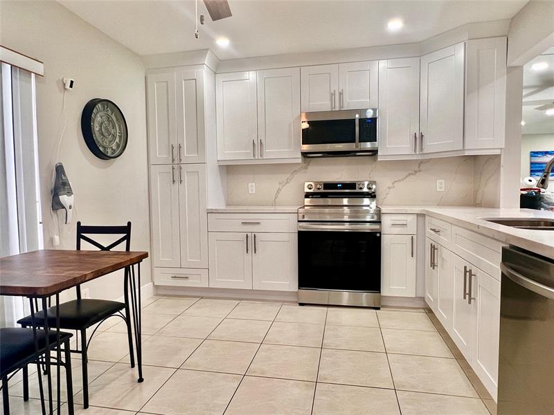 Image 6 of 24 For 5667 Parkwalk Cir E  5667