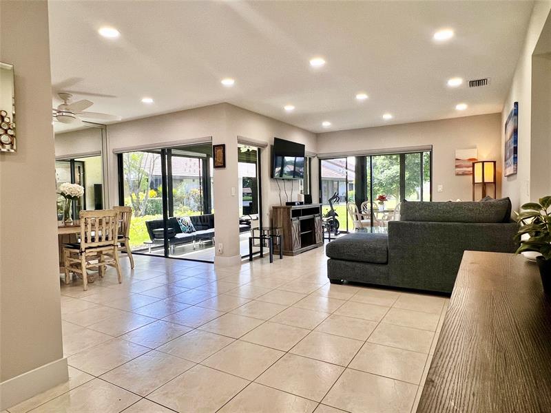 Image 7 of 24 For 5667 Parkwalk Cir E  5667