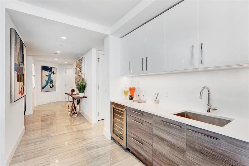 Image 14 of 84 For 100 Las Olas Blvd  2803