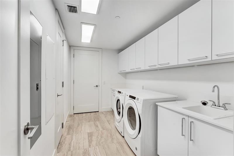 Image 17 of 84 For 100 Las Olas Blvd  2803