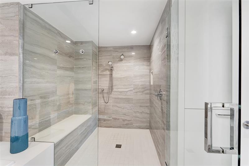 Image 23 of 84 For 100 Las Olas Blvd  2803