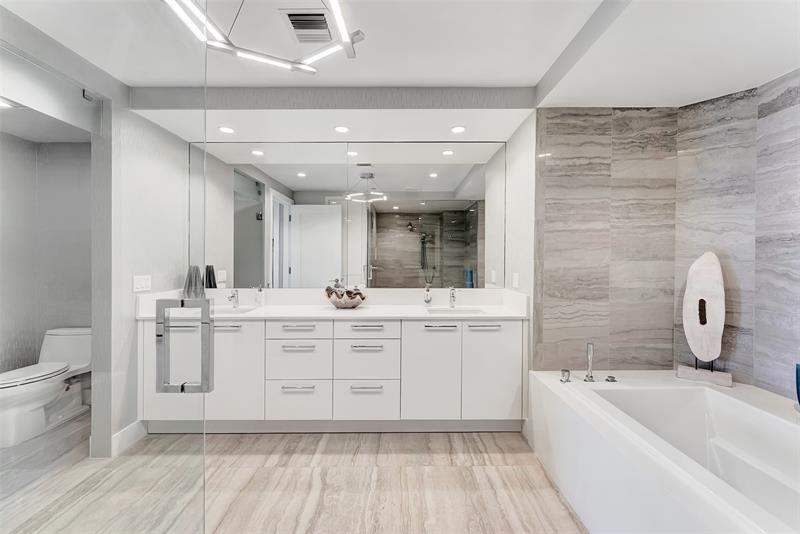 Image 24 of 84 For 100 Las Olas Blvd  2803