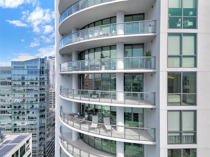 Image 3 of 84 For 100 Las Olas Blvd  2803