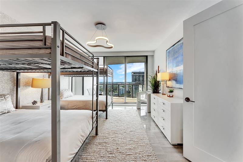 Image 30 of 84 For 100 Las Olas Blvd  2803