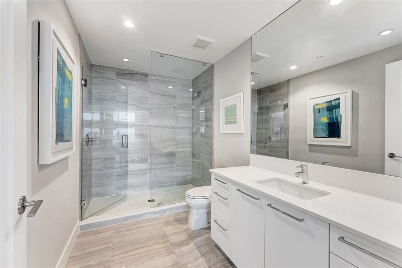 Image 31 of 84 For 100 Las Olas Blvd  2803