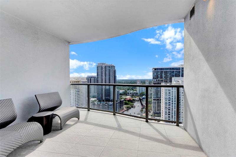 Image 32 of 84 For 100 Las Olas Blvd  2803