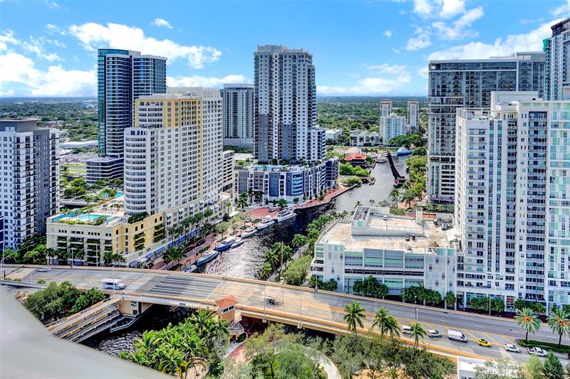 Image 33 of 84 For 100 Las Olas Blvd  2803