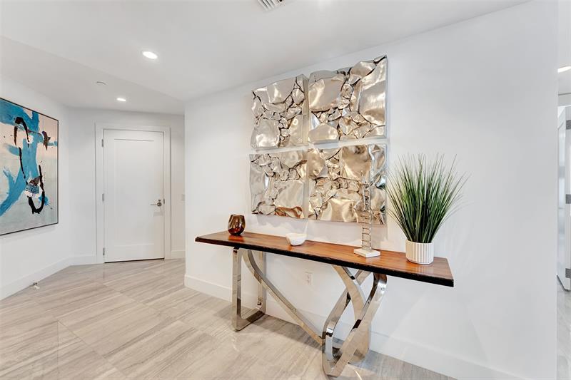 Image 34 of 84 For 100 Las Olas Blvd  2803