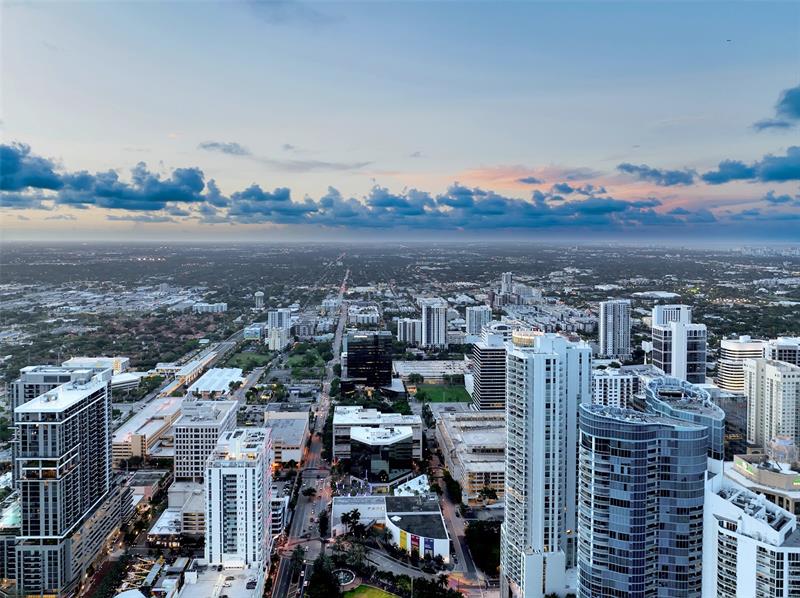 Image 74 of 84 For 100 Las Olas Blvd  2803