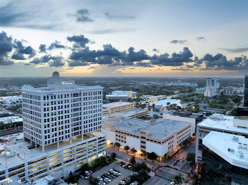 Image 76 of 84 For 100 Las Olas Blvd  2803