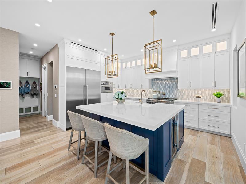 Image 16 of 56 For 2408 27th Ave