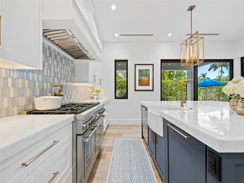 Image 17 of 56 For 2408 27th Ave