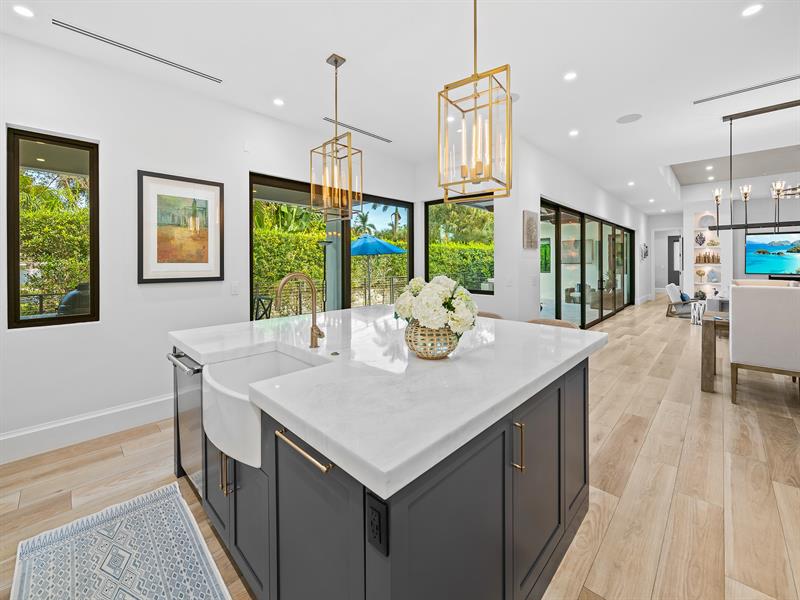 Image 18 of 56 For 2408 27th Ave