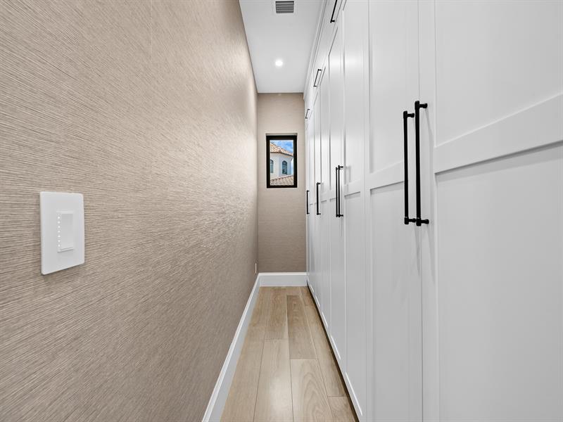 Image 19 of 56 For 2408 27th Ave