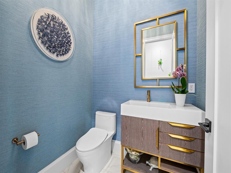 Image 24 of 56 For 2408 27th Ave