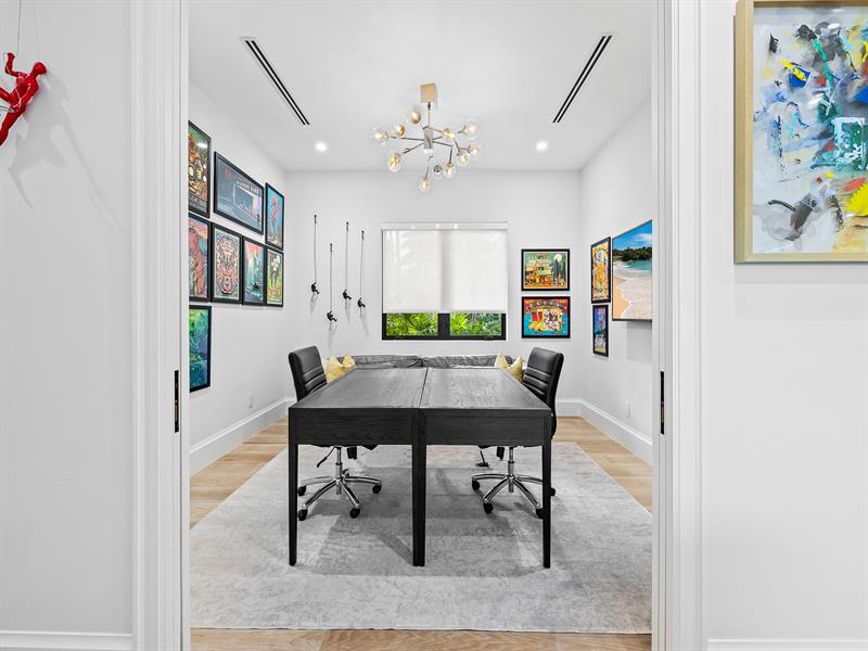 Image 25 of 56 For 2408 27th Ave