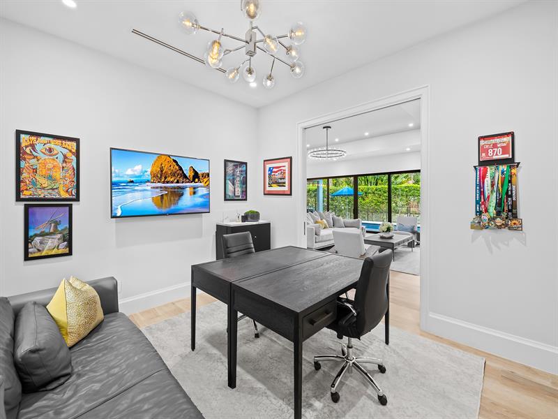 Image 27 of 56 For 2408 27th Ave