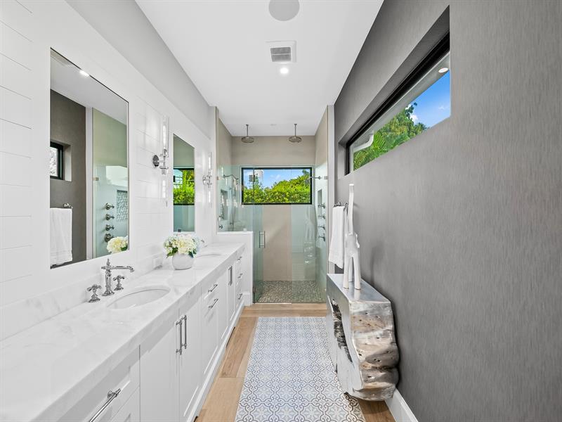 Image 33 of 56 For 2408 27th Ave