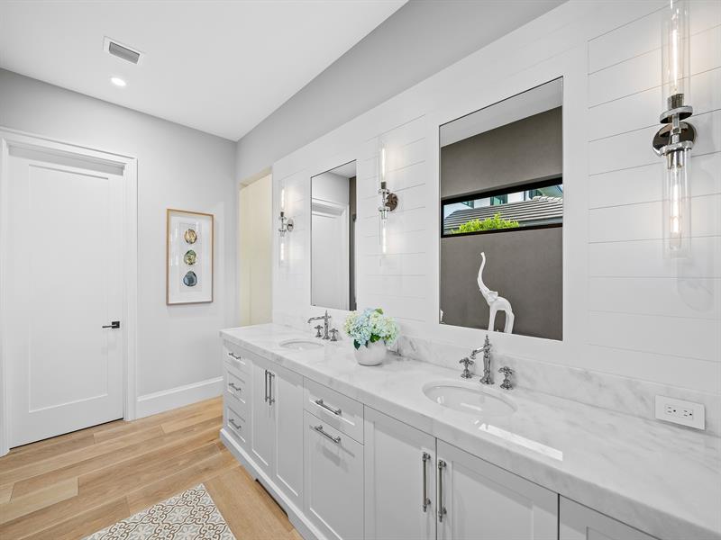 Image 34 of 56 For 2408 27th Ave