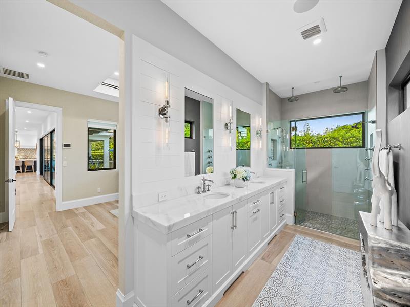 Image 35 of 56 For 2408 27th Ave