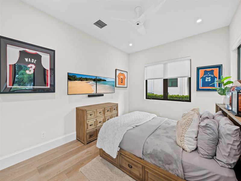 Image 38 of 56 For 2408 27th Ave