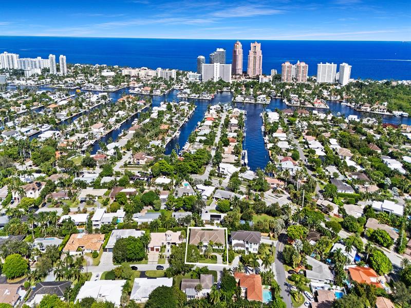 Image 4 of 56 For 2408 27th Ave