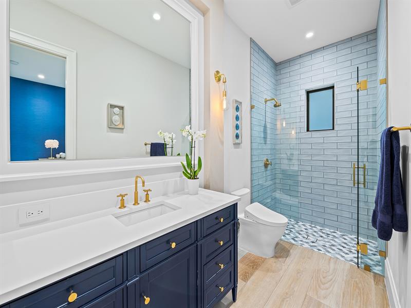 Image 43 of 56 For 2408 27th Ave